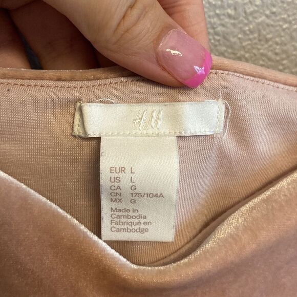 H&M- crushed velvet blush pink thin strap tank- size large - Picture 2 of 5
